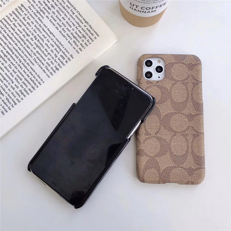 COACH - 新品★COACH 人気のコーチ シグネイチャー柄 iPhone 11PROケース COACH 【国内正規品 】☆新品未使用☆COACH コーチ ブックタイプ