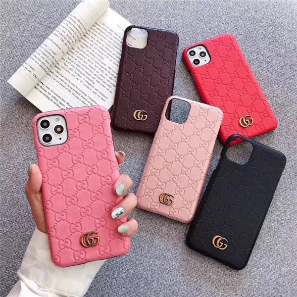 グッチ iPhone15/14/14pro ケース 型押し iphone12/12pro max/11pro ケース ブランド レディース gucci アイ フォンXs/Xs Max ケース 革 高級 iphonese 第 二 世代 ケース ハード 可愛い iphonexr スマホケース GG ぺア 大人
