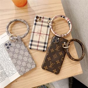 Alternative view of ハイブランド パロディ iphone12/12pro ケース ブレスレットリング付き vuitton アイフォン11/11プロ ケース メンズ GUCCI iphonexs/xr/se 携帯カバー 海外セレブ 2020 バーバリー風 スマホケース iphonexs max ペア 大人