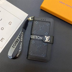 GUCCI - としぴぃﻌﻌ♥GUCCI アイフォンケース Gucci グッチハイブランド アイフォン16 15 14ケーストランク型
