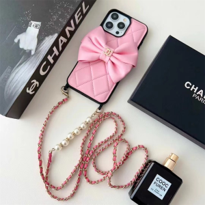 【美品】CHANEL iPhone11 ケース　カバー　スマホショルダー 斜めがけ iphoneケース ハイブランド シャネル iphone16/15