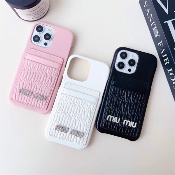 iphone16/16pro ケース miumiu 風 スマホケース ハイブランド iphone15pro/15promaxケース チェーンストラップ iphone14pro ケース カード 収納 かわいい