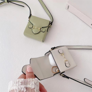 美品 GUCCI グッチ バンブー AirPods Pro ケース ショルダー 美品 GUCCI グッチ バンブー AirPods Pro ケース ショルダー
