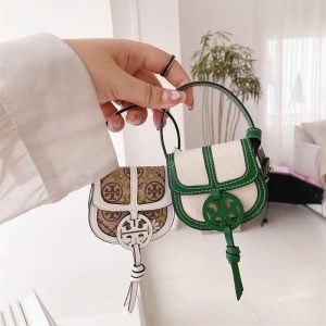 Alternative view of airpods ポーチ ハイブランド airpods ケース トリーバーチ airpods ケース ブランド airpods pro 2 ケース ハイ ブランド ストラップ 付き airpods ケース 可愛い エアー ポッズ ケース