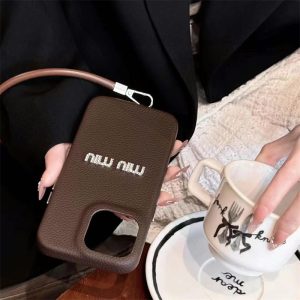 Alternative view of iphone16 ケース ミュウミュウ iphone16pro/16promax ケース ストラップ 付き アイフォン ケース ハイブランド iphone15/15pro ケース レザー ブランド スマホケース 可愛い シンプル