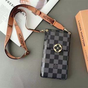 Louis Vuitton スマホショルダーバッグ チェック柄 微信图片_202411110941131-
