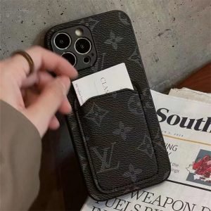 LOUIS VUITTON ブラック スマホケース ルイヴィトン iphone17ケース カード 入れ スマホケース 背面
