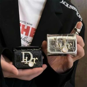 Alternative view of dior airpods ケース エアー ポッズ プロ ケース 革 airpodsケース ハイブランド airpods 第 四 世代 ケース airpods ケース クロコダイル エアーポッズ ケース カラビナ