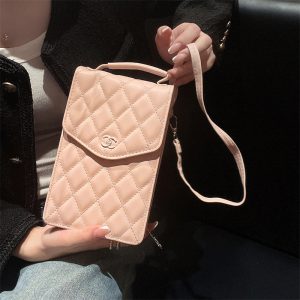 ★嬉しい縦型★【CHANEL】スマホポーチ スマホ ポシェット 縦 型 ハイ ブランド スマホ ショルダー ハイ