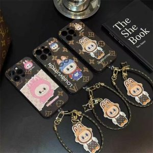 iphone16/17air ケース ラブブ ルイ ヴィトン iphone16pro/17pro ケース 芸能人 iphone15/14 ケース ストラップ 付き スマホケース ブランド レザー iphone14pro/14promax ケース チャーム 付き かわいい アイフォン ケース