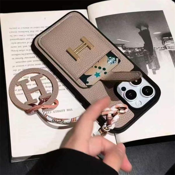 エルメス iphone17 ケース iphone17air/17pro ケース レザー ブランド iphone16e/16/16pro ケース カード 収納 ハイ ブランド iphone15/14/13 ケース チャーム 付き